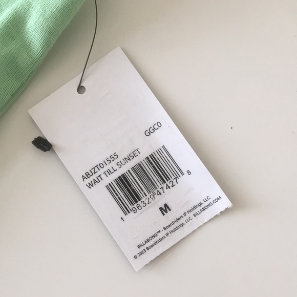 Billabong Crop Tank Top Scoop Neck Raw Hem Tee - Picture 11 of 16